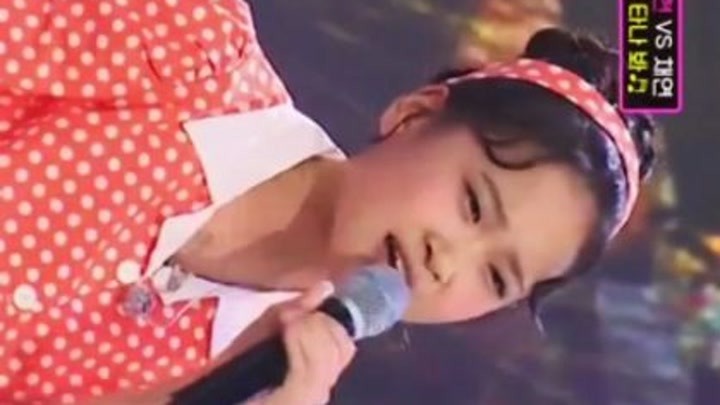 ＂韩国小歌手，金多贤 演唱 《看来是秋天来了》。