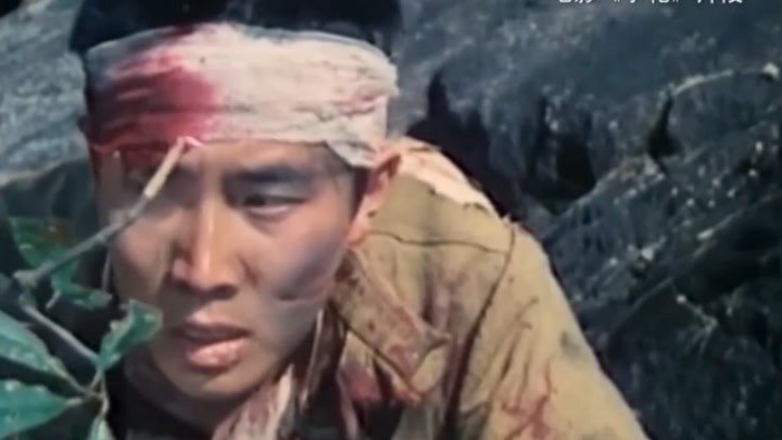 为了拍摄电影《小花》，张铮大动干戈，将战争转换感情片丨大揭秘
