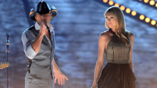 [图]【经典现场】Taylor Swift & Tim McGraw《Highway Don’t Care》 乡村音乐学院颁奖典礼现场