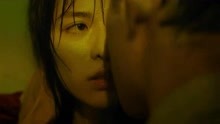 八月未央：钟楚曦和罗晋在雨中热吻这幕，忍不住回放5遍，太上头