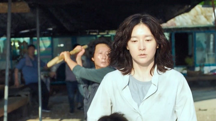 韩国电影有多敢拍？人贩子拐卖人口，当地警察却是帮凶！太气人了