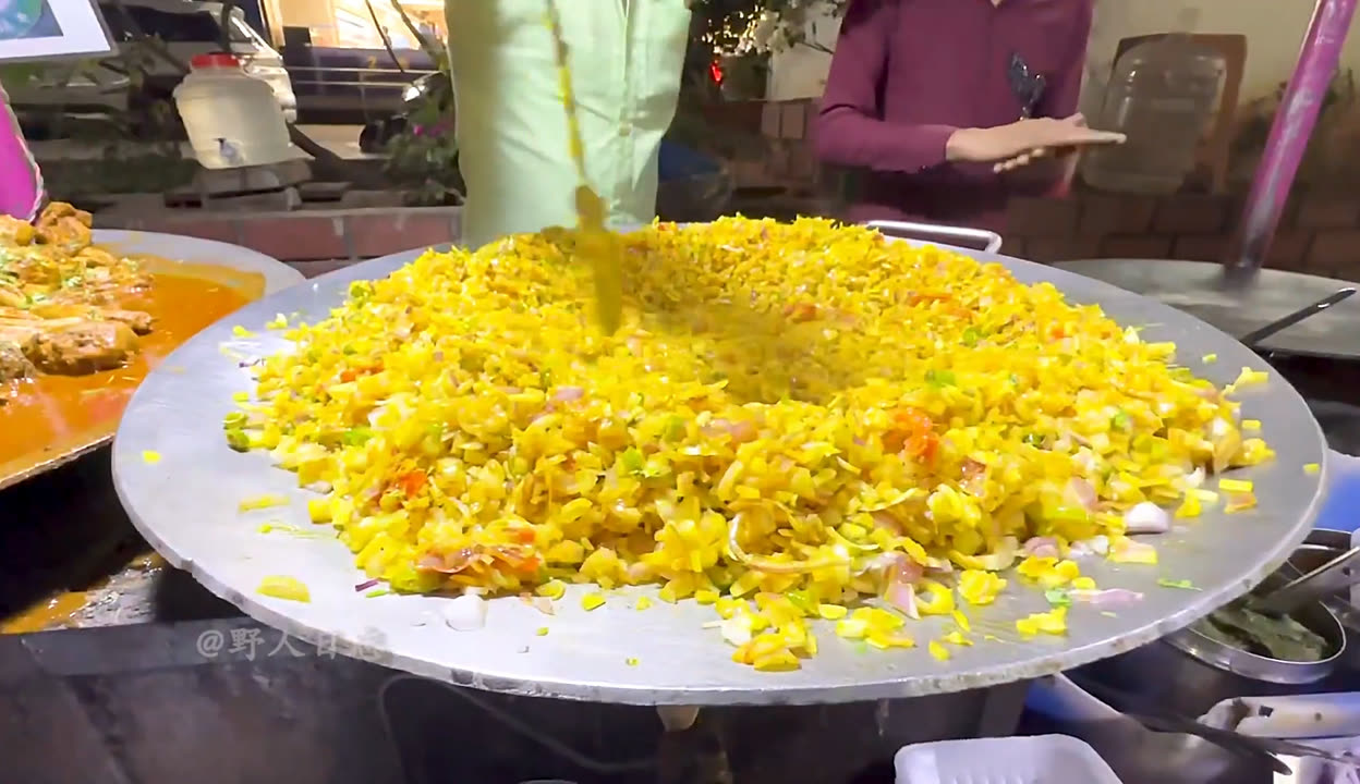 【野人日志g】印度街头小吃黄金炒蛋,下足60颗鸡蛋做成一锅,富人区的