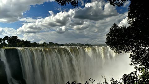 津巴布韦维多利亚瀑布:地理之美与科学之魅