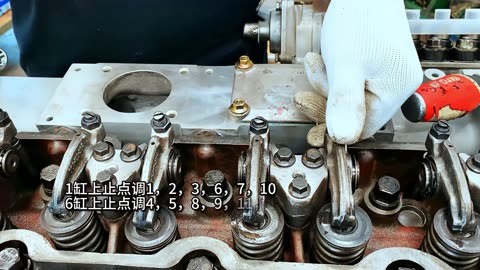 上柴 6114配压路机柴油发动机如何调整气门间隙?